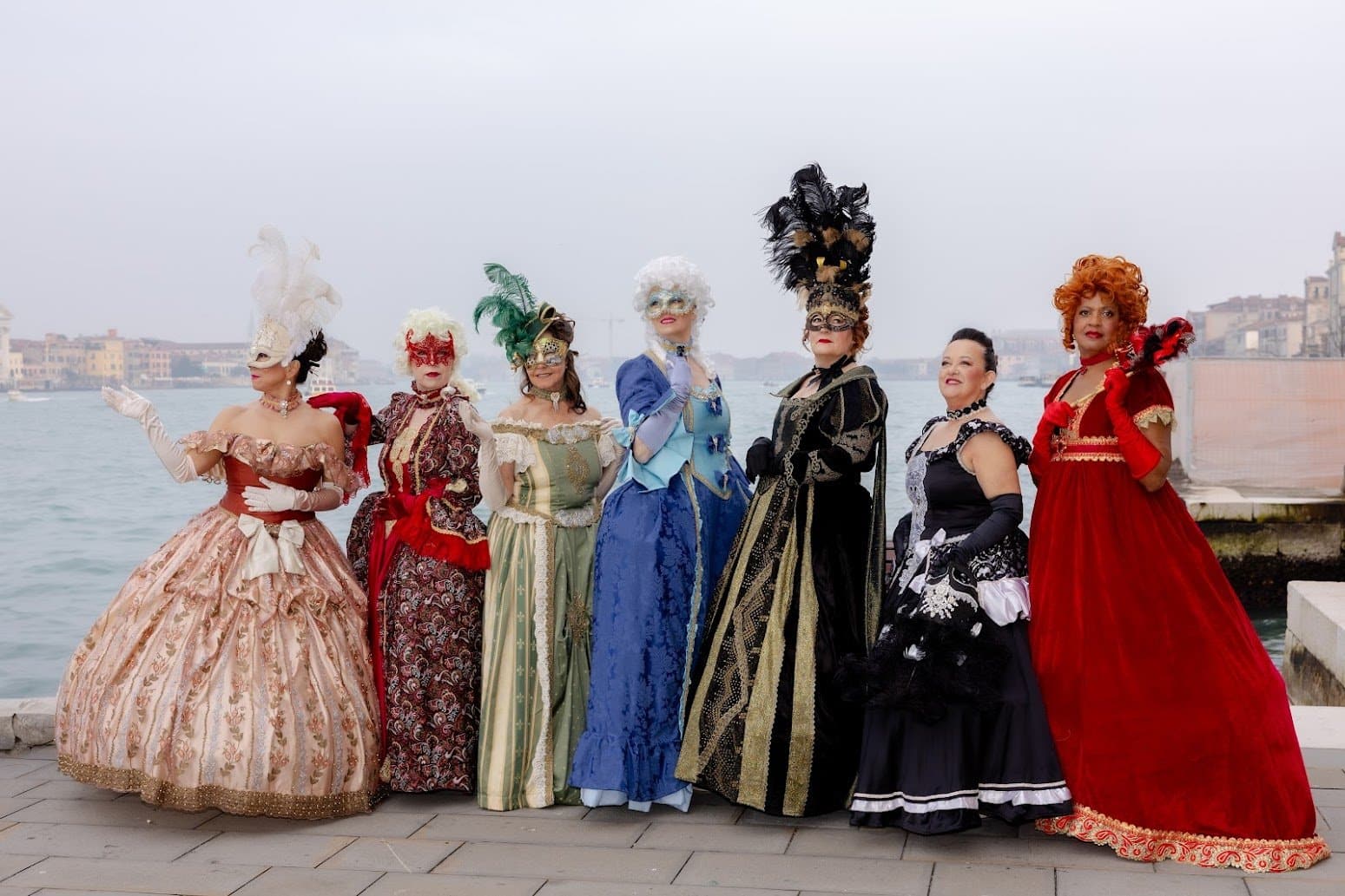 0078OS2_2015-WomenTravelAbroad-ph-Osvaldo-Di-Pientrantonio Women Travel Abroad travelers in costume for the Venice Ball of Dreams